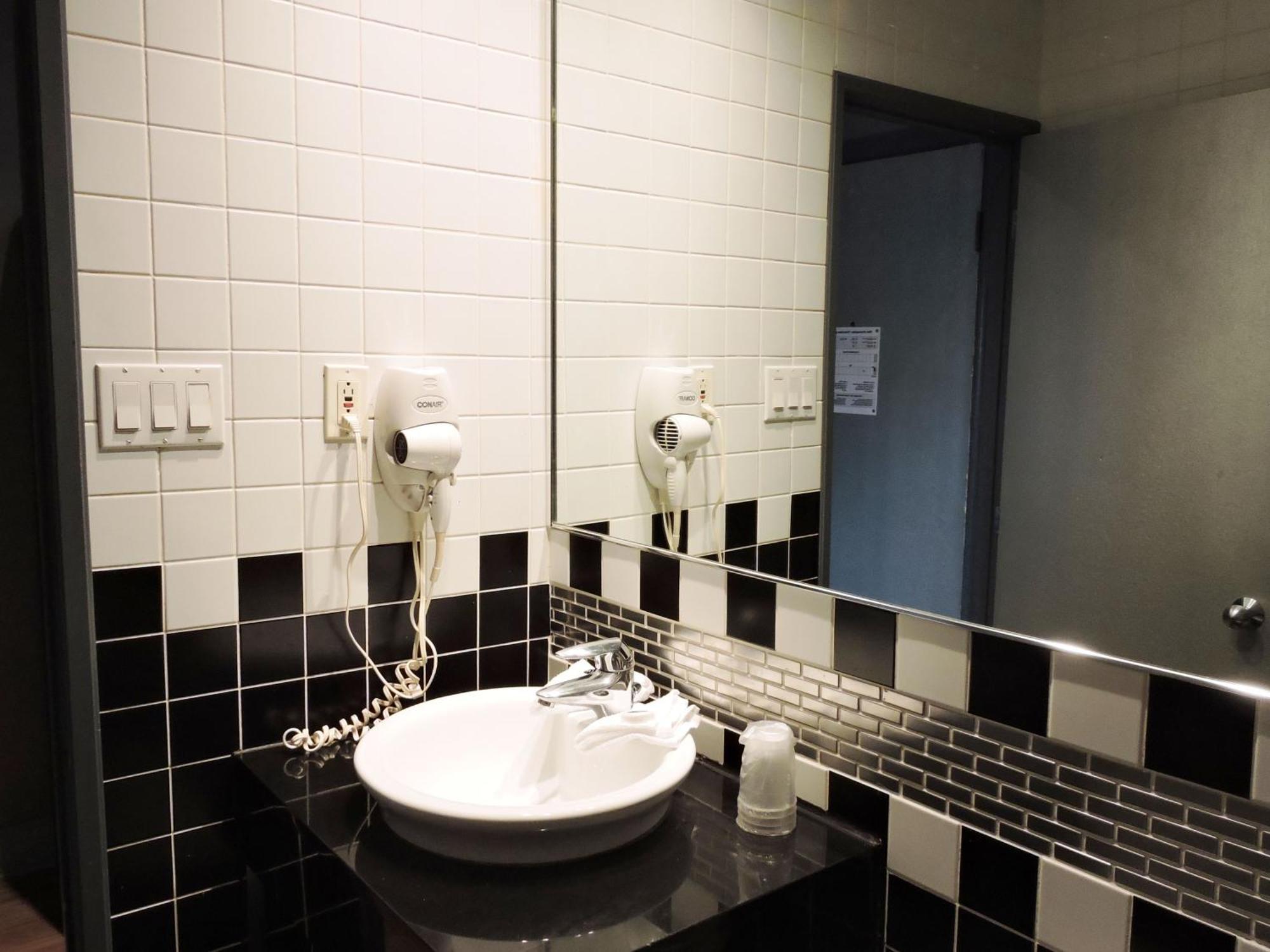 Hotel Newstar Μόντρεαλ Εξωτερικό φωτογραφία